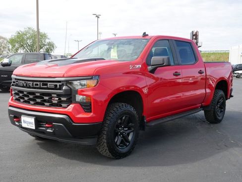 Used 2022 Chevrolet Silverado 1500 Custom Trail Boss w/ LPO, Dark Essentials Package AWD/4WD image 2