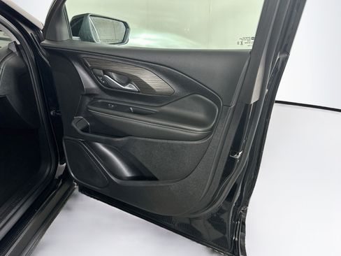 Used 2024 GMC Terrain SLE AWD/4WD image 29