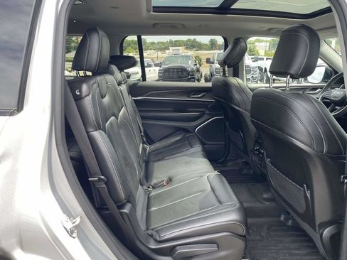 Used 2023 Jeep Grand Cherokee L Limited AWD/4WD image 19
