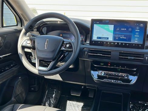 New 2025 Lincoln Corsair Reserve w/ Jet Appearance Package image 13