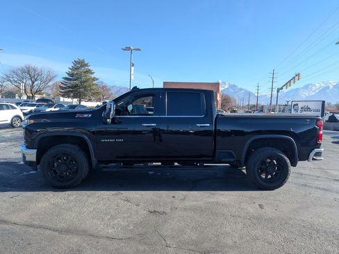Used 2022 Chevrolet Silverado 3500 LTZ w/ Z71 Off-Road Package image 8