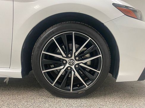 Used 2021 Toyota Camry SE image 21