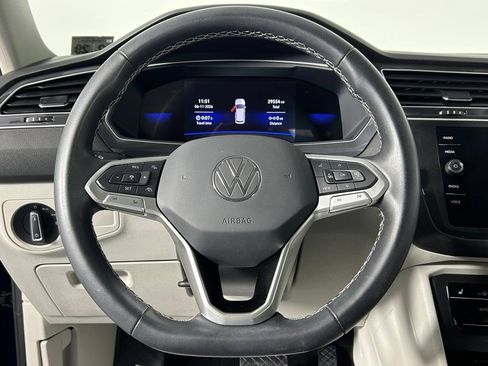 Used 2024 Volkswagen Tiguan SE w/ Panoramic Sunroof Package AWD/4WD image 25