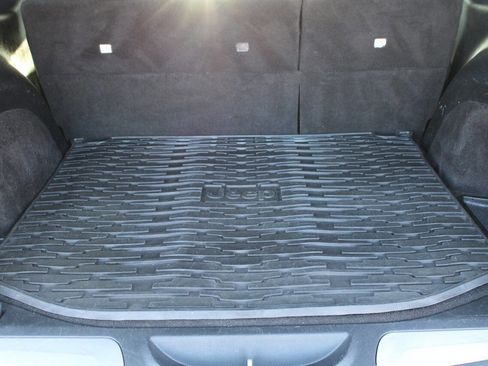 Used 2015 Jeep Grand Cherokee Limited image 81