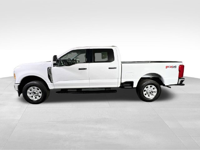 Used 2024 Ford F250 XLT w/ FX4 Off-Road Package AWD/4WD image 6