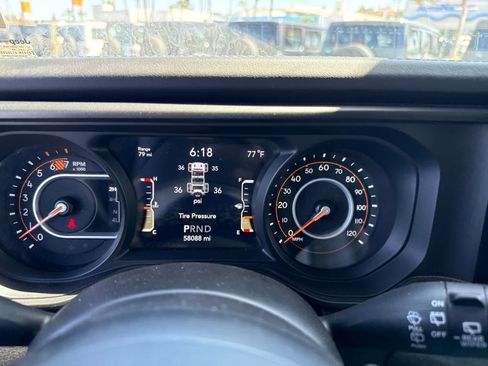 Used 2024 Jeep Wrangler Unlimited Rubicon AWD/4WD image 29