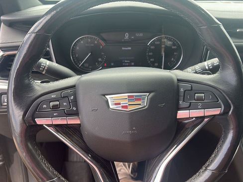 Used 2020 Cadillac XT6 Premium Luxury AWD/4WD image 12