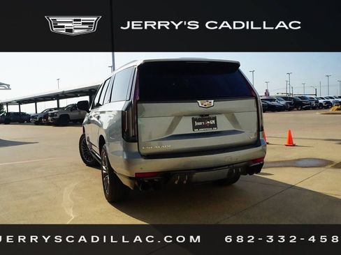 Used 2023 Cadillac Escalade V AWD/4WD image 4