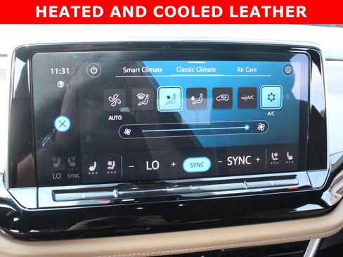 Used 2024 Volkswagen Atlas Cross Sport SE FWD image 20