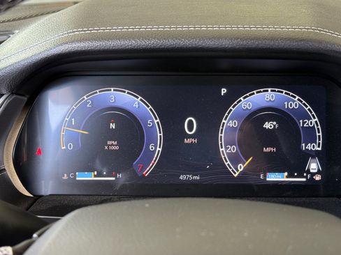 Used 2025 Jeep Grand Cherokee Limited w/ Luxury Tech Group II AWD/4WD image 23