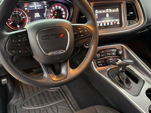 Used 2020 Dodge Challenger SXT w/ Driver Convenience Group RWD image 6