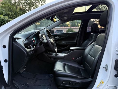 Used 2017 Chevrolet Malibu Premier w/ Premier Sun and Wheel Package FWD image 15