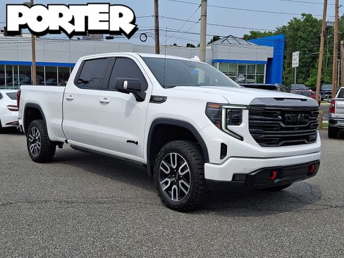 Used 2024 GMC Sierra 1500 AT4 w/ Technology Package AWD/4WD image 1