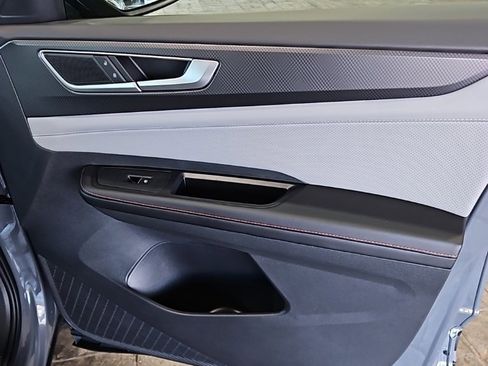 New 2026 Volkswagen Atlas Peak Edition image 11