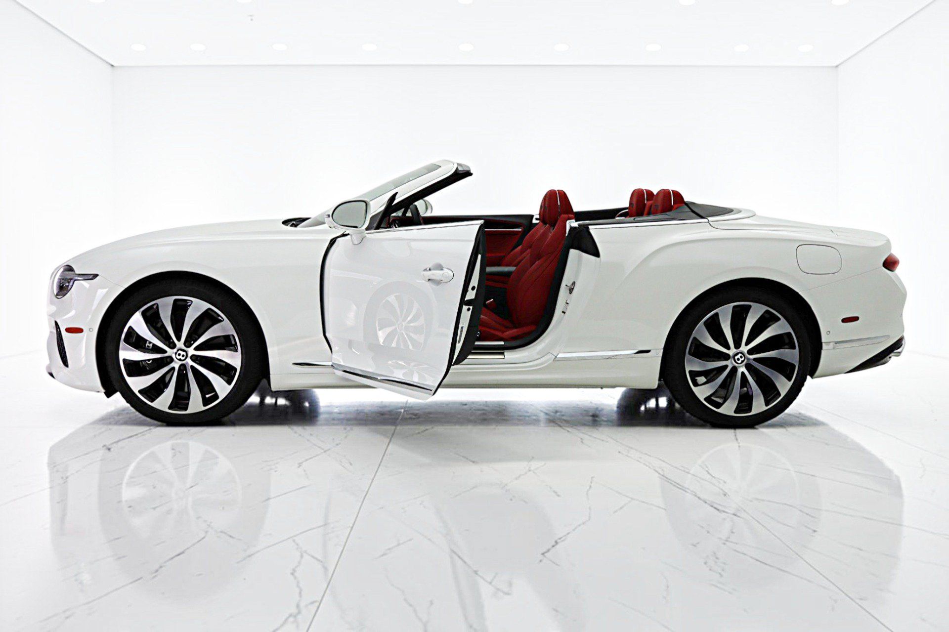 Used 2026 Bentley Continental GT Mulliner AWD/4WD image 4