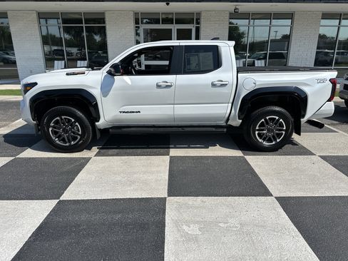 Used 2024 Toyota Tacoma TRD Sport RWD image 1