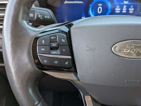 Used 2023 Ford Explorer Platinum w/ Technology Package AWD/4WD image 20