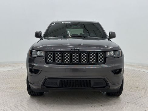 Used 2019 Jeep Grand Cherokee Altitude AWD/4WD image 5
