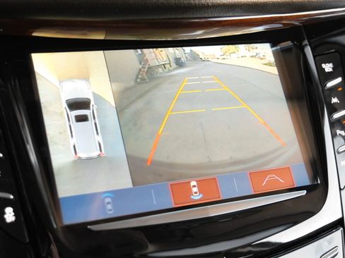 Used 2019 Cadillac Escalade ESV Premium Luxury image 24