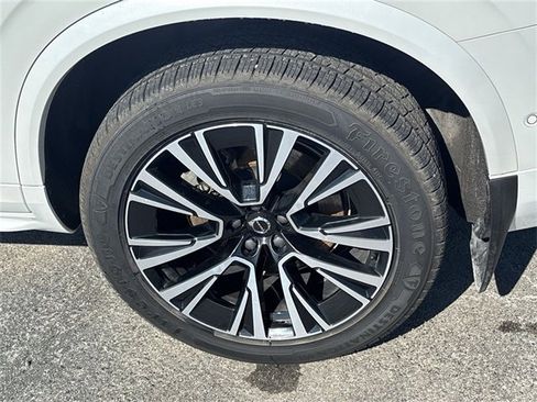 Used 2023 Volvo XC90 T8 Plus image 29