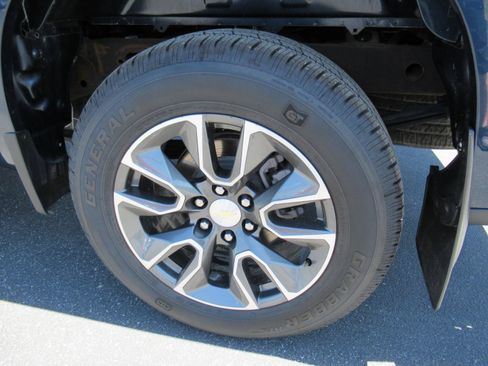Certified 2023 Chevrolet Silverado 1500 LT AWD/4WD image 8