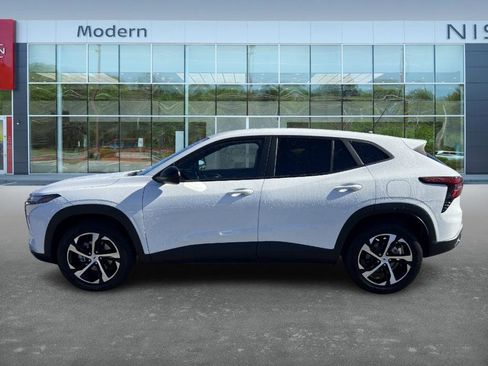 Used 2024 Chevrolet Trax RS image 8