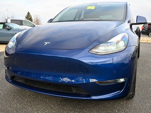 Used 2022 Tesla Model Y Performance image 11