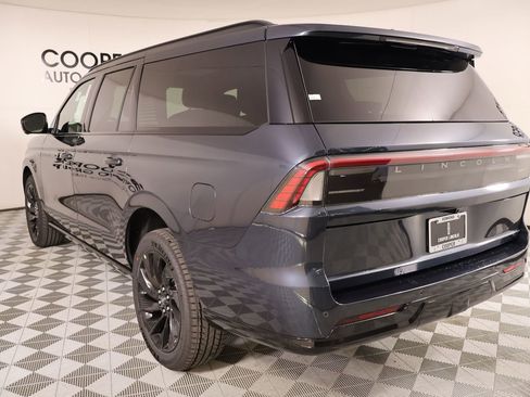 New 2026 Lincoln Navigator L Reserve AWD/4WD image 25