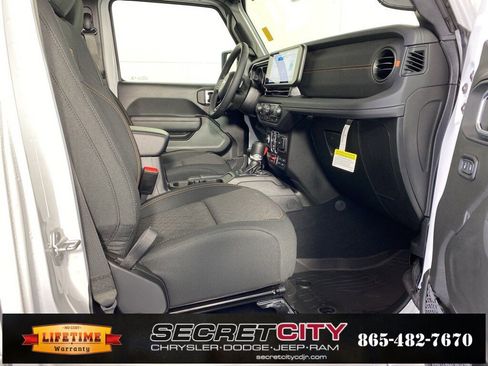 New 2026 Jeep Gladiator Mojave image 32