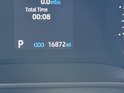 Used 2024 Toyota Sienna XLE image 30