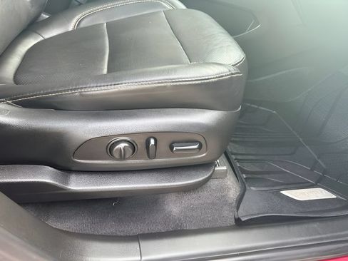 Used 2019 Chevrolet Traverse Premier w/ LPO, Floor Liner Package AWD/4WD image 16