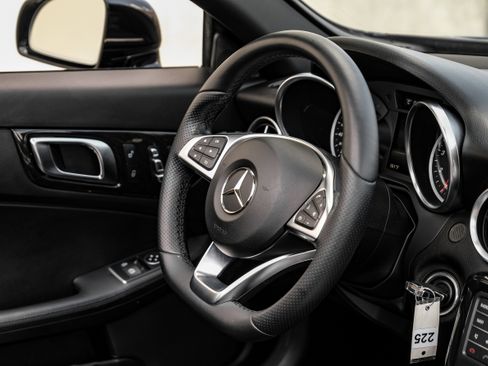 Used 2017 Mercedes-Benz SLC 300 image 12