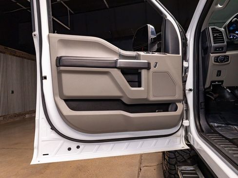 Used 2022 Ford F250 XLT w/ XLT Premium Package image 27