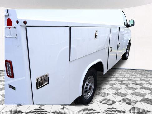 New 2025 GMC Savana 3500 w/ Power Convenience Package image 16