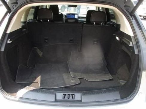 Used 2023 Lincoln Corsair Standard w/ Equipment Group 101A image 4