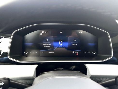 Used 2025 Volkswagen Jetta SE image 19