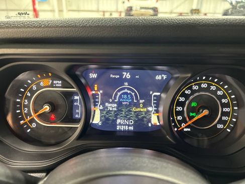Used 2024 Jeep Wrangler Sport AWD/4WD image 17