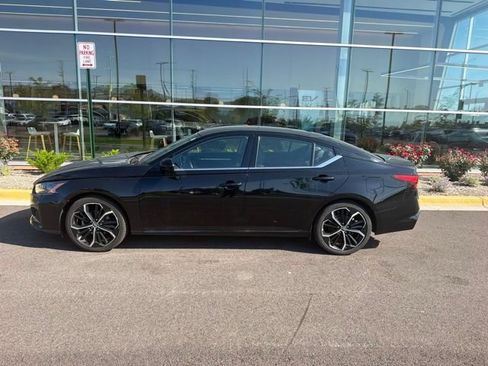 Used 2024 Nissan Altima 2.5 SR FWD image 22