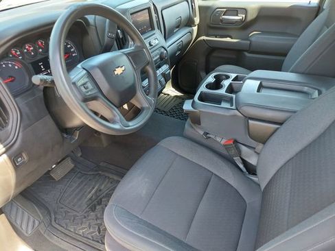 Used 2022 Chevrolet Silverado 2500 Custom w/ Custom Value Package AWD/4WD image 9