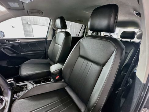 Used 2023 Volkswagen Tiguan SE AWD/4WD image 20