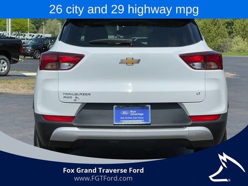Used 2025 Chevrolet TrailBlazer LT AWD/4WD image 39