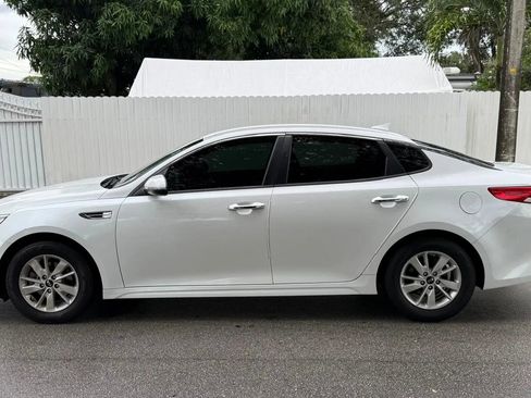Used 2018 Kia Optima LX FWD image 3