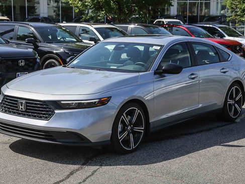 Used 2024 Honda Accord Sport image 3