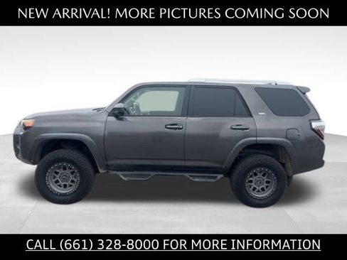 Used 2014 Toyota 4Runner SR5 image 2