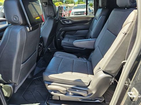 Used 2024 Chevrolet Suburban High Country w/ Advanced Technology Package AWD/4WD image 17