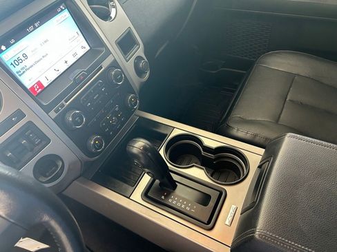 Used 2017 Ford Expedition XLT w/ Equipment Group 202A RWD image 43