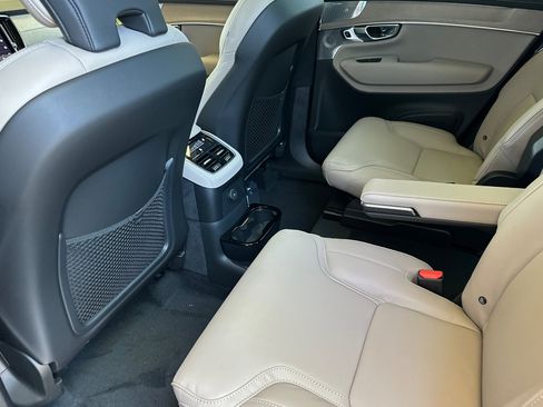 New 2026 Volvo XC90 T8 Ultra w/ Lounge Package AWD/4WD image 9