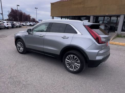 Used 2024 Cadillac XT4 Premium Luxury image 6