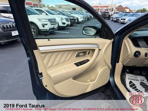 Used 2019 Ford Taurus SE FWD image 9