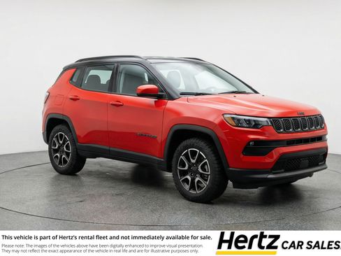 Used 2025 Jeep Compass Trailhawk image 1
